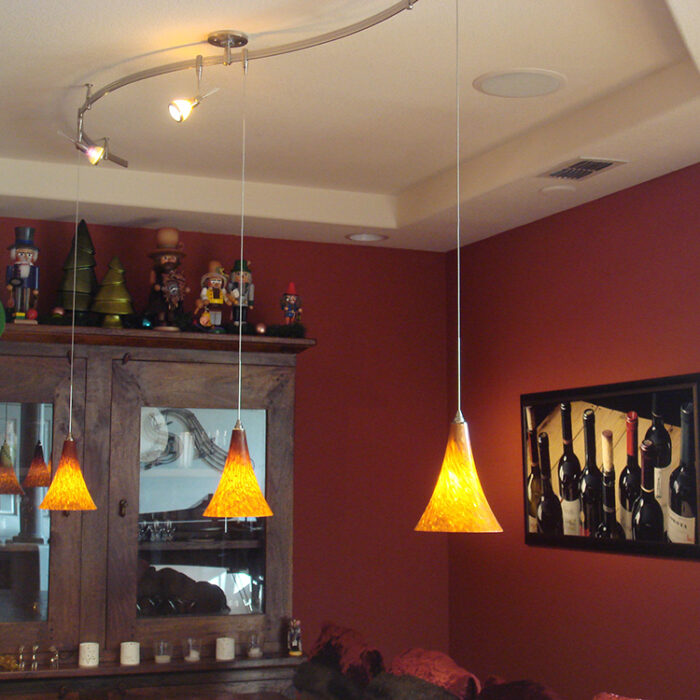 an image of some dining room lighting